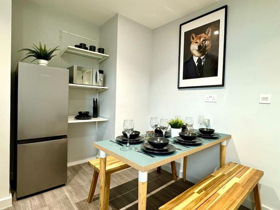 Bournemouth Getaway: 3Br Apartment Near Beach Exterior photo